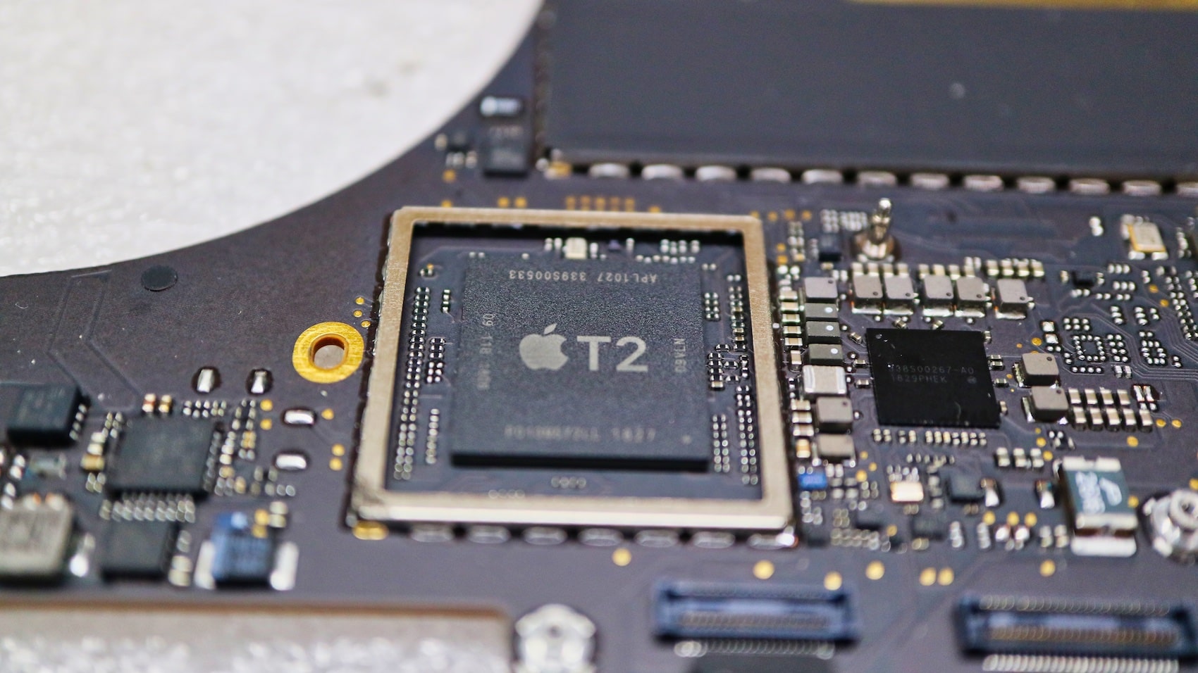 Процессор Apple T2 Security Chip